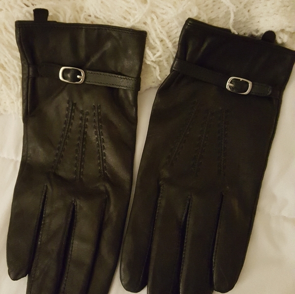 Black Leather Gloves...butter soft. - Picture 1 of 2